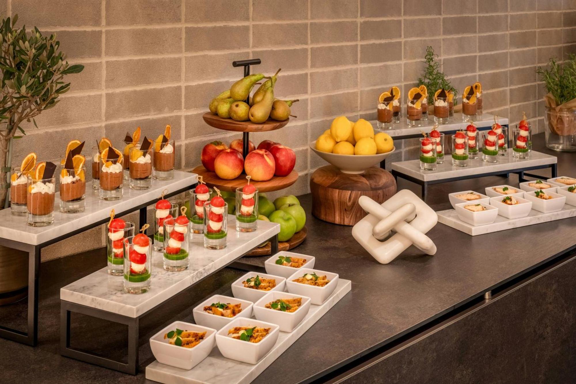 Marriott West Hotel 4*