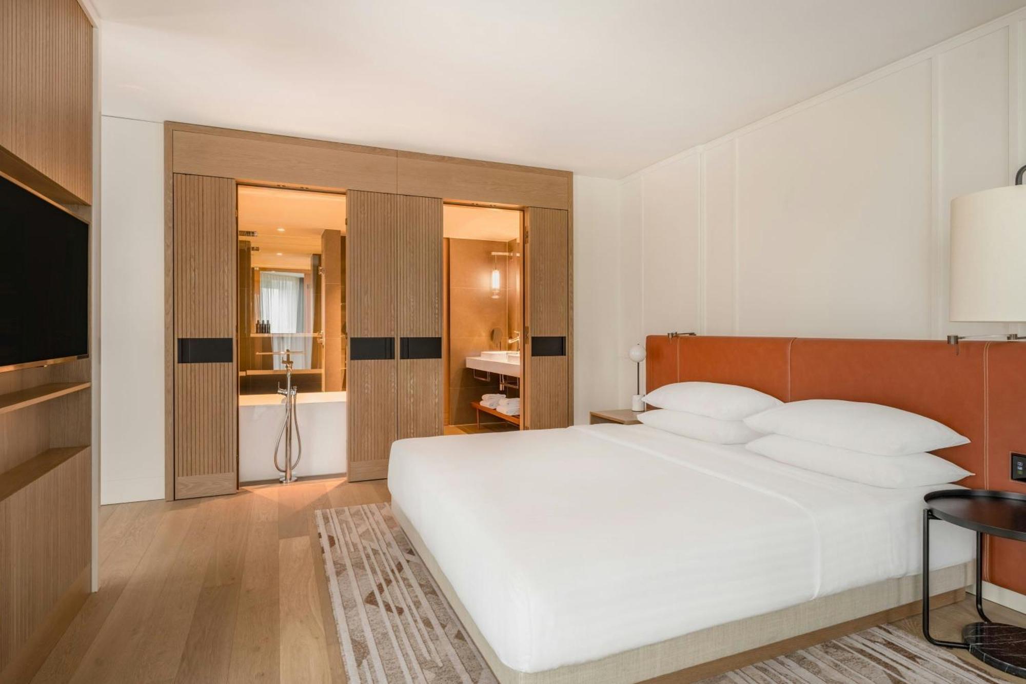 Marriott West 4*